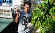 Thanh niên quậy tiệm sửa xe, tự đâm dao vào bụng tử vong