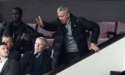 Mourinho bị cấm chỉ đạo một trận và phạt tiền